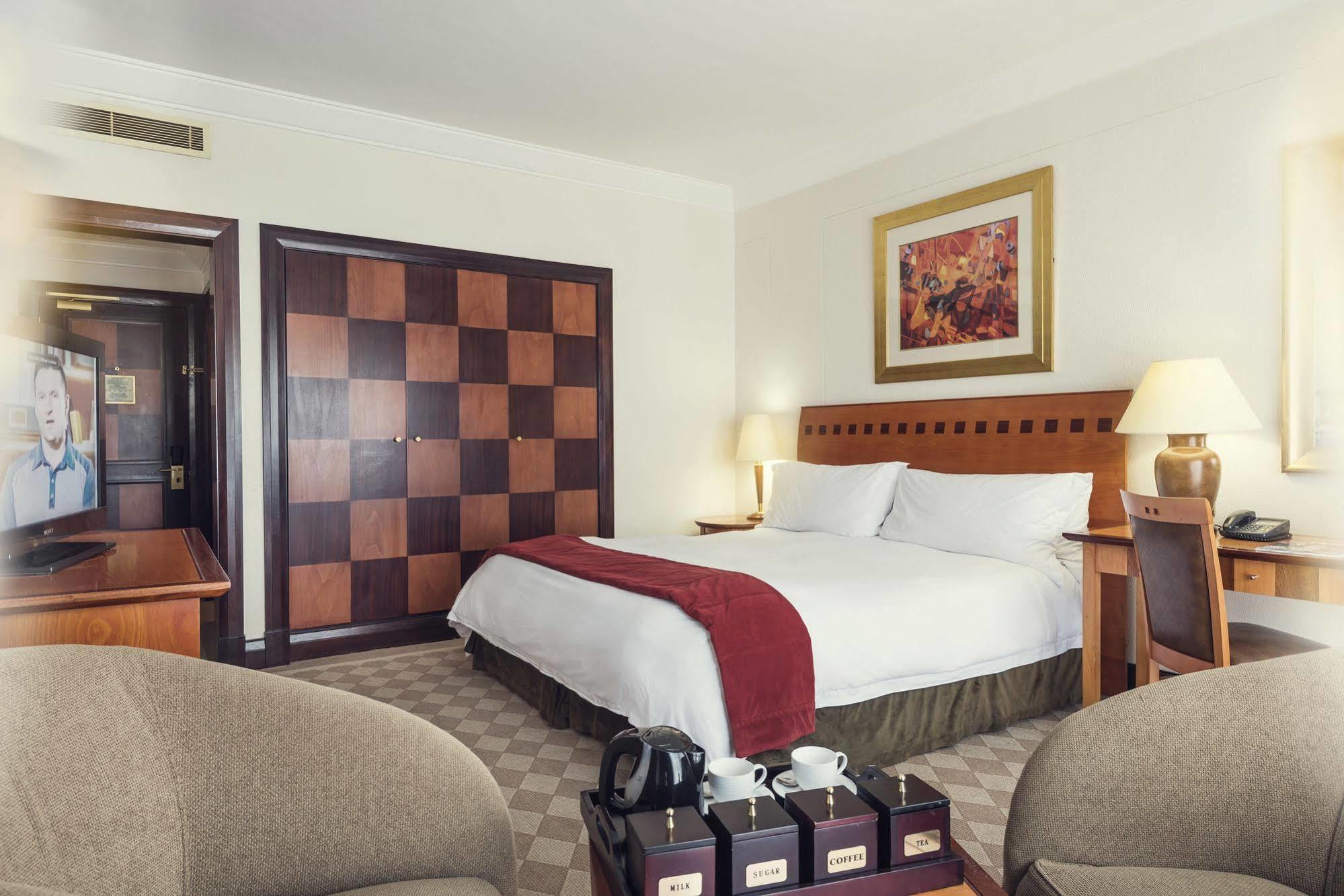 יוהנסבורג Carnival Club Hotel מראה חיצוני תמונה